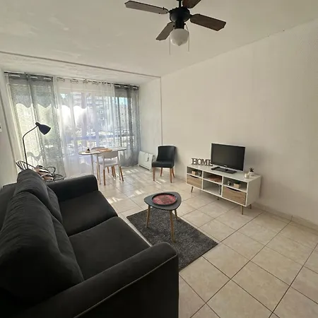 Situe Proche De La *