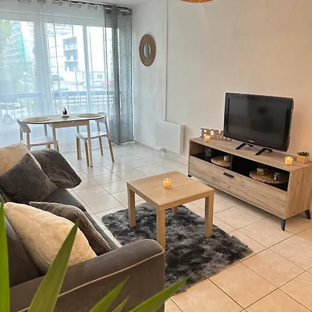 Situé Proche De La *